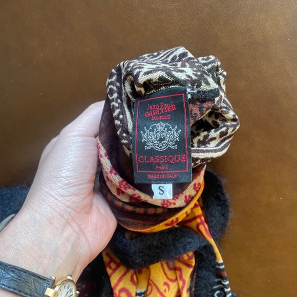 Jean Paul Gaultier sleeveless top with Tibetan prints - Picture 4 of 4